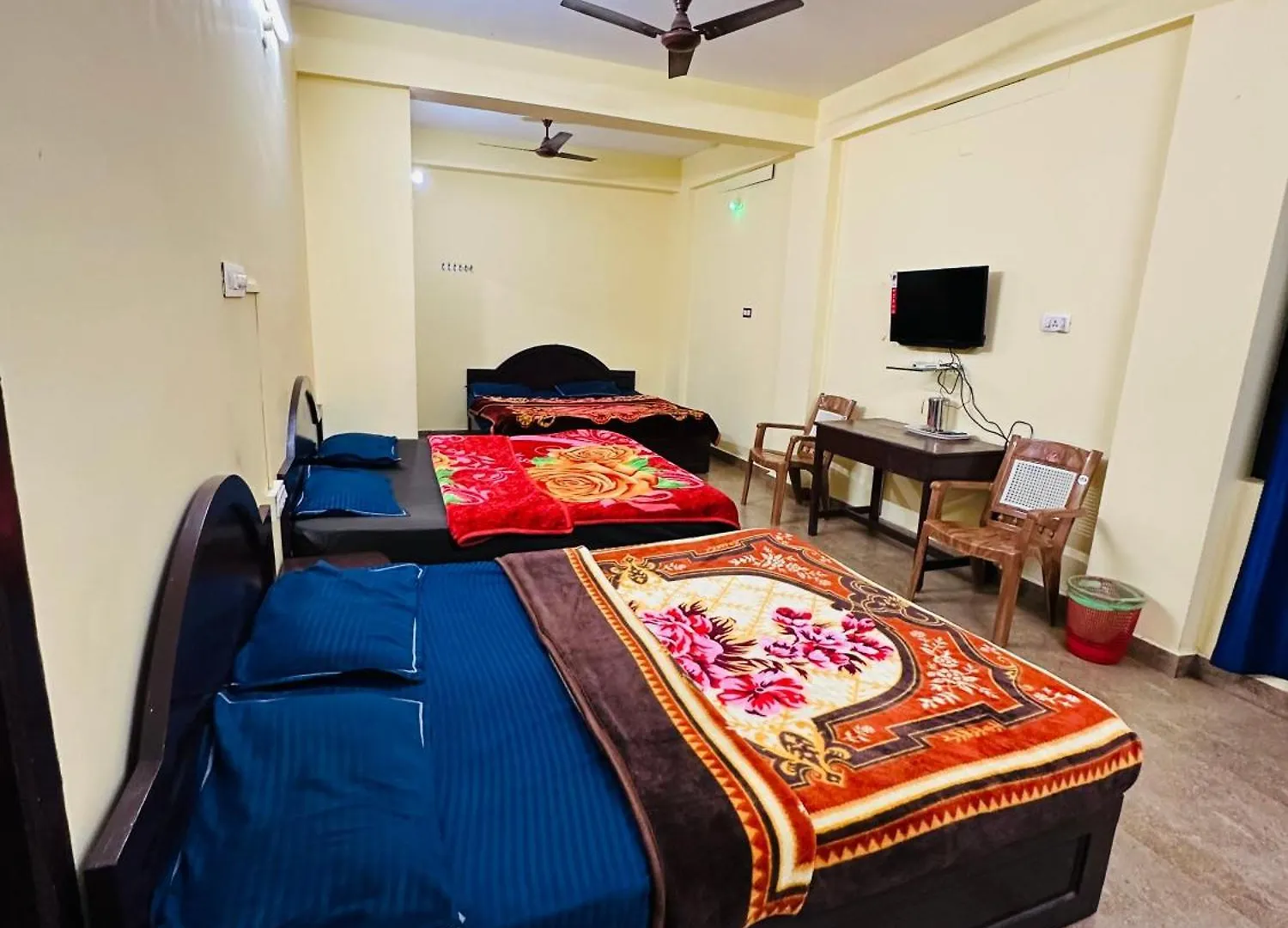 B&B G Mount Budget Stay 무나르